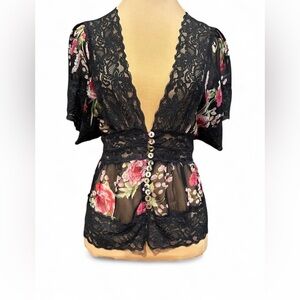 Y2k Forever 21 Navy and Pink Floral Mesh & Lace Blouse with beautiful buttons